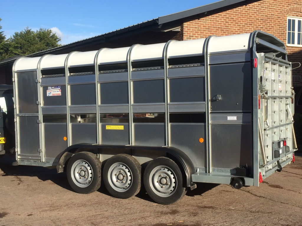 Ifor Williams TA510 14ft livestock trailer