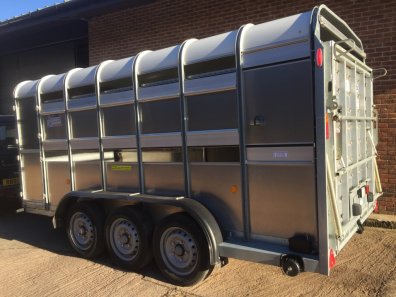 Ifor Williams TA510 14ft livestock trailer