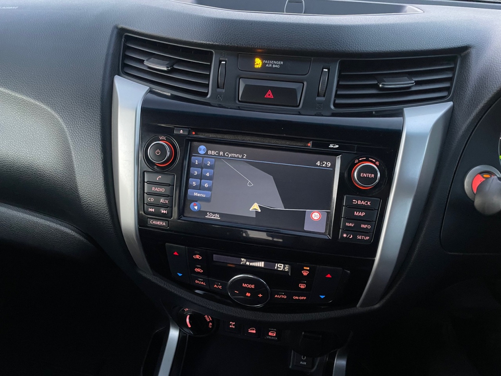 Nissan Navara Tekna 2.3 Diesel