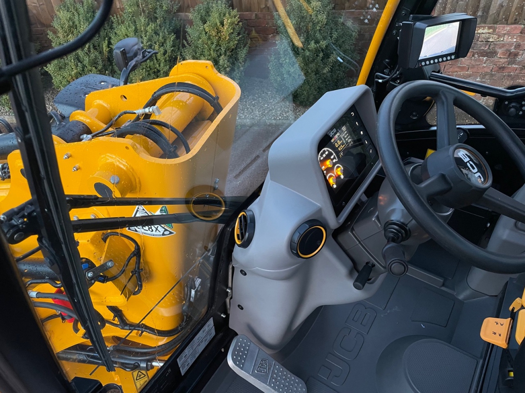 JCB 320S