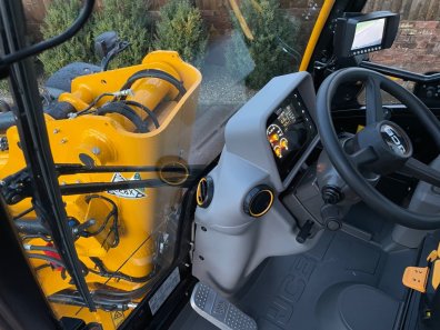 JCB 320S