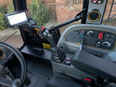 JCB 320S