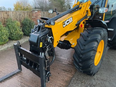 JCB 320S