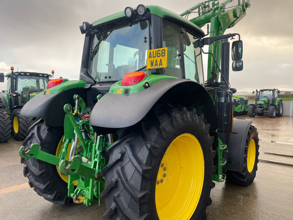 John Deere 6120M