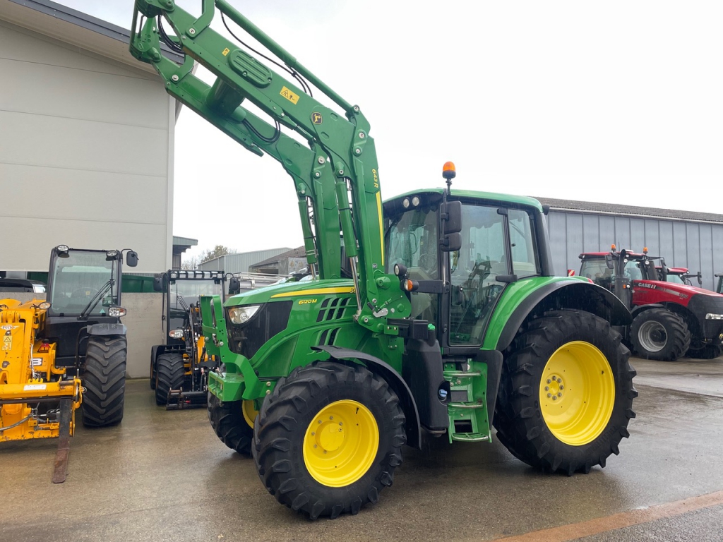 John Deere 6120M