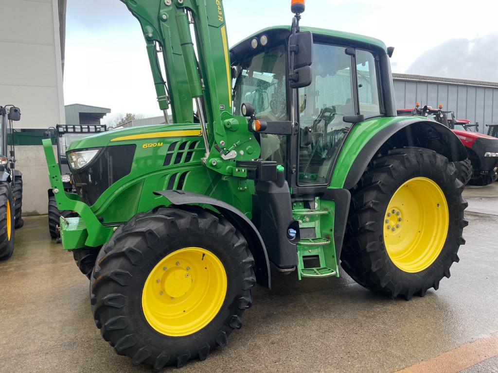 John Deere 6120M