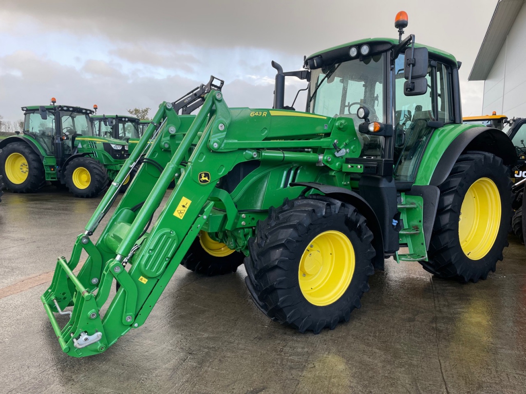 John Deere 6120M