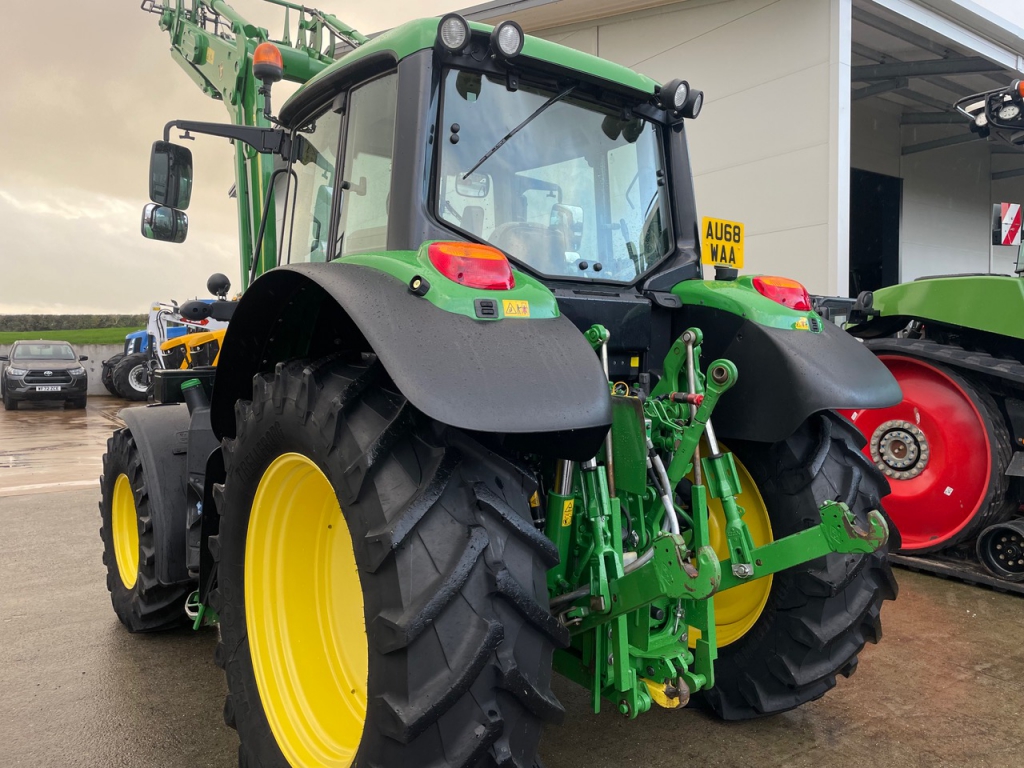 John Deere 6120M