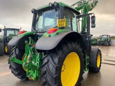 John Deere 6120M