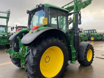 John Deere 6120M