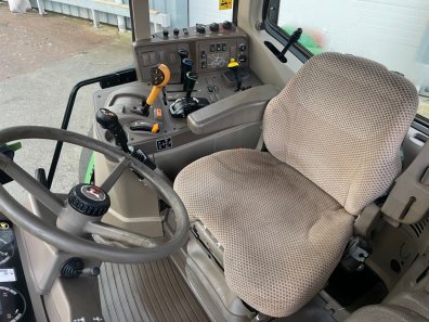 John Deere 6120M