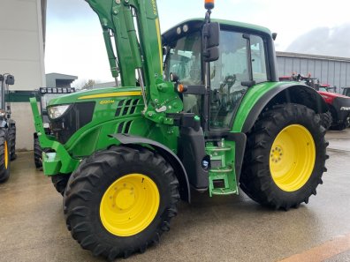 John Deere 6120M
