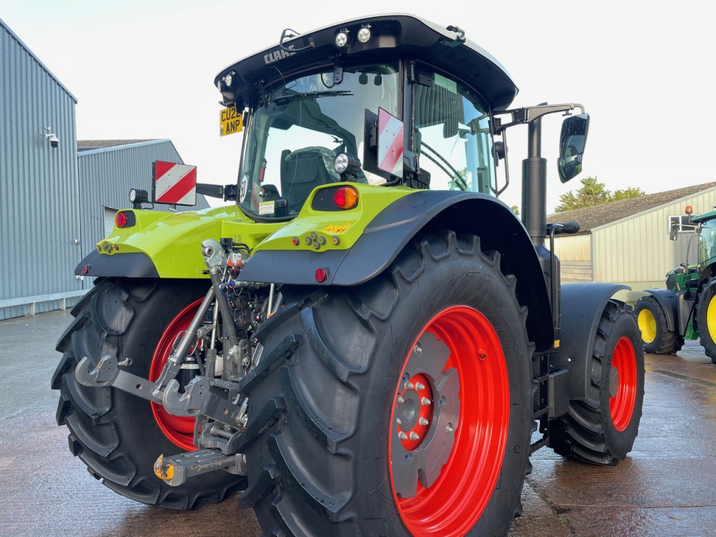 Claas Arion 650