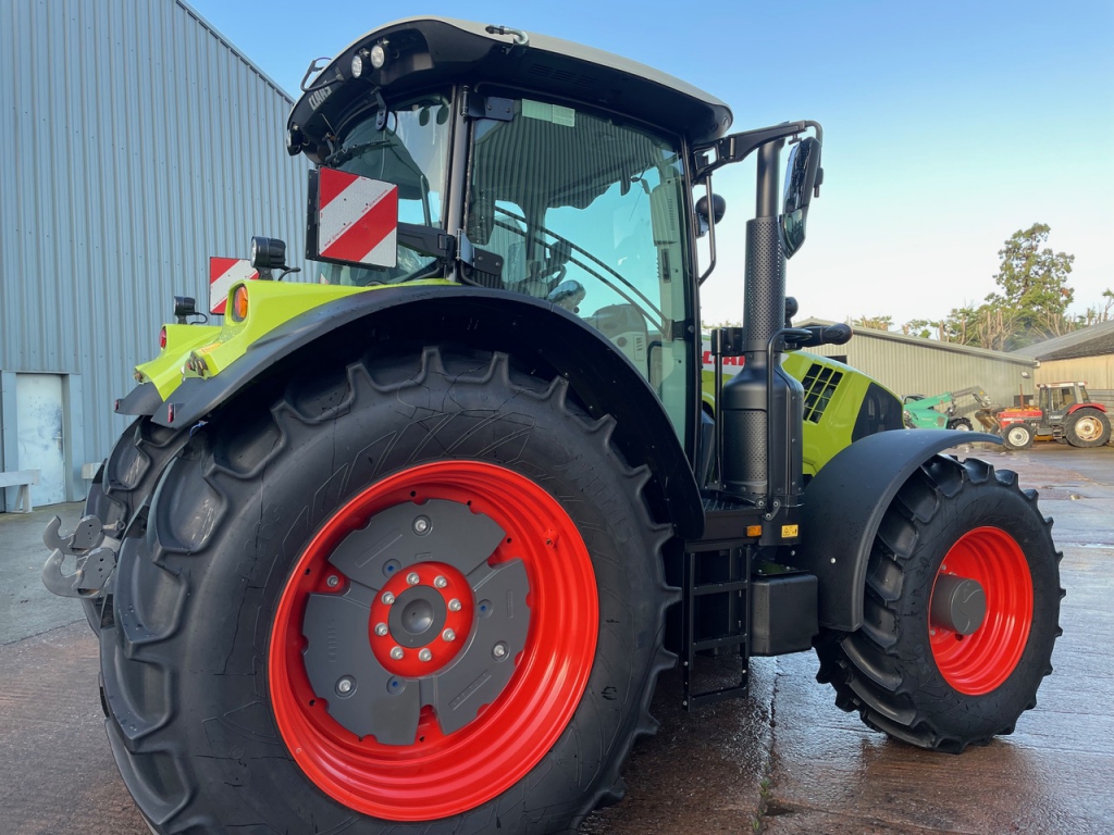 Claas Arion 650