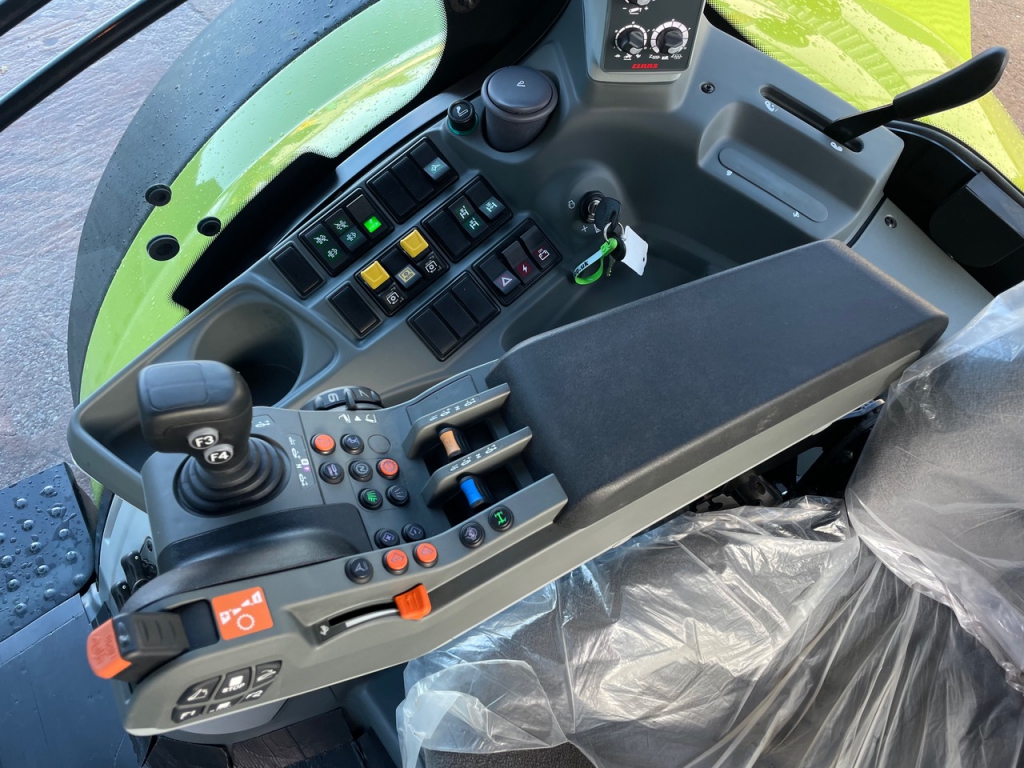 Claas Arion 650