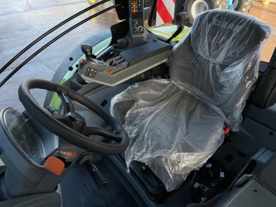 Claas Arion 650
