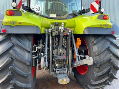 Claas Arion 650