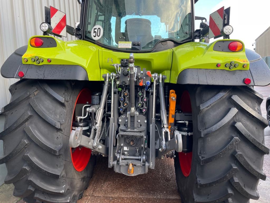 Claas Arion 650