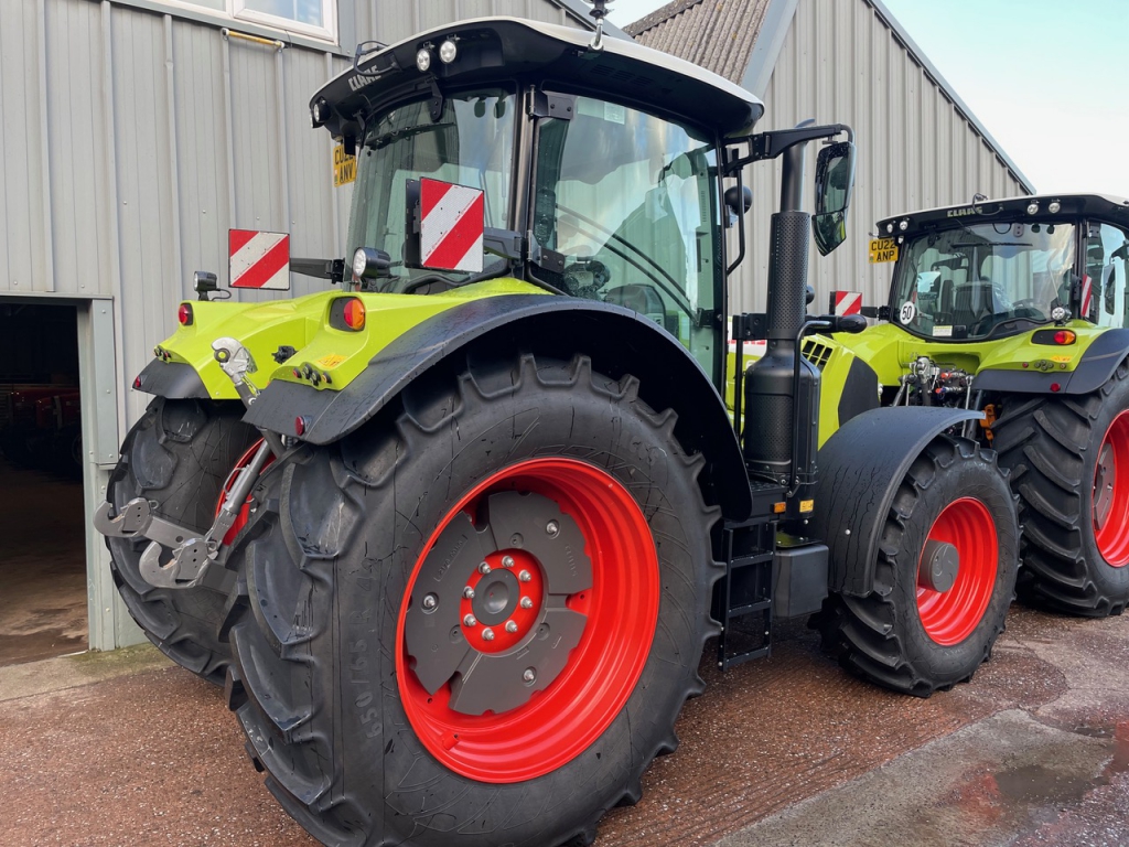 Claas Arion 650