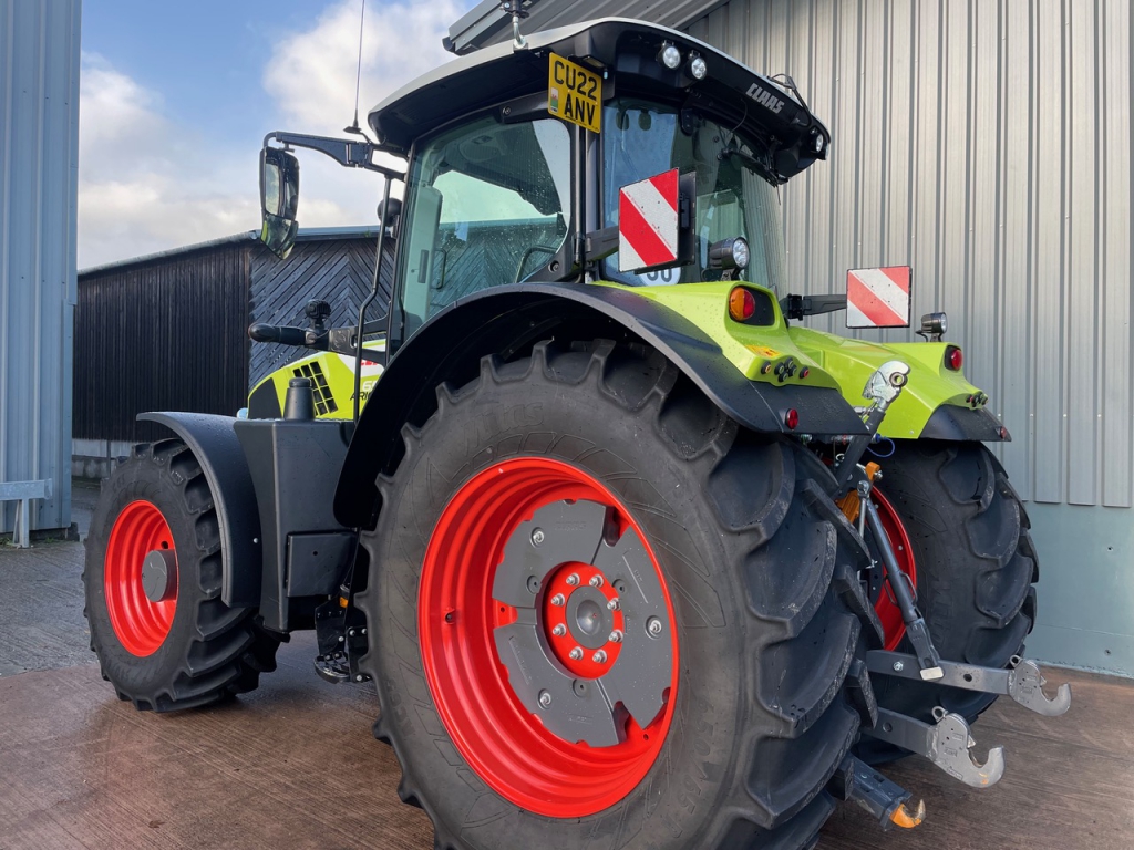 Claas Arion 650