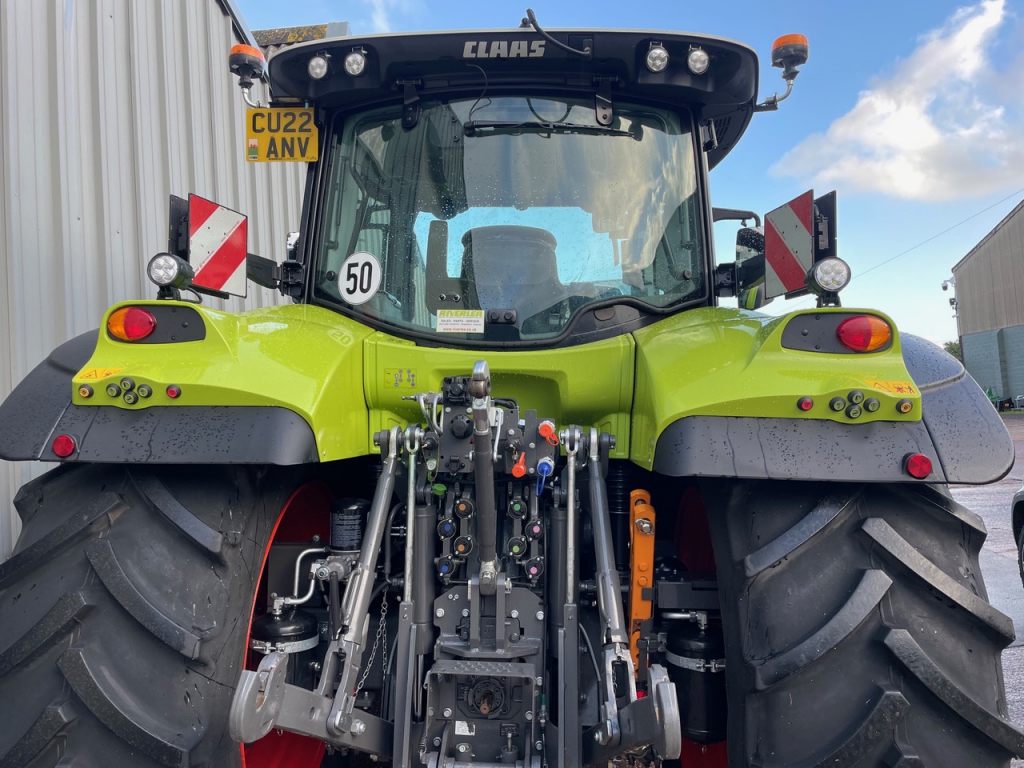 Claas Arion 650