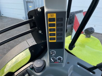 Claas Arion 650