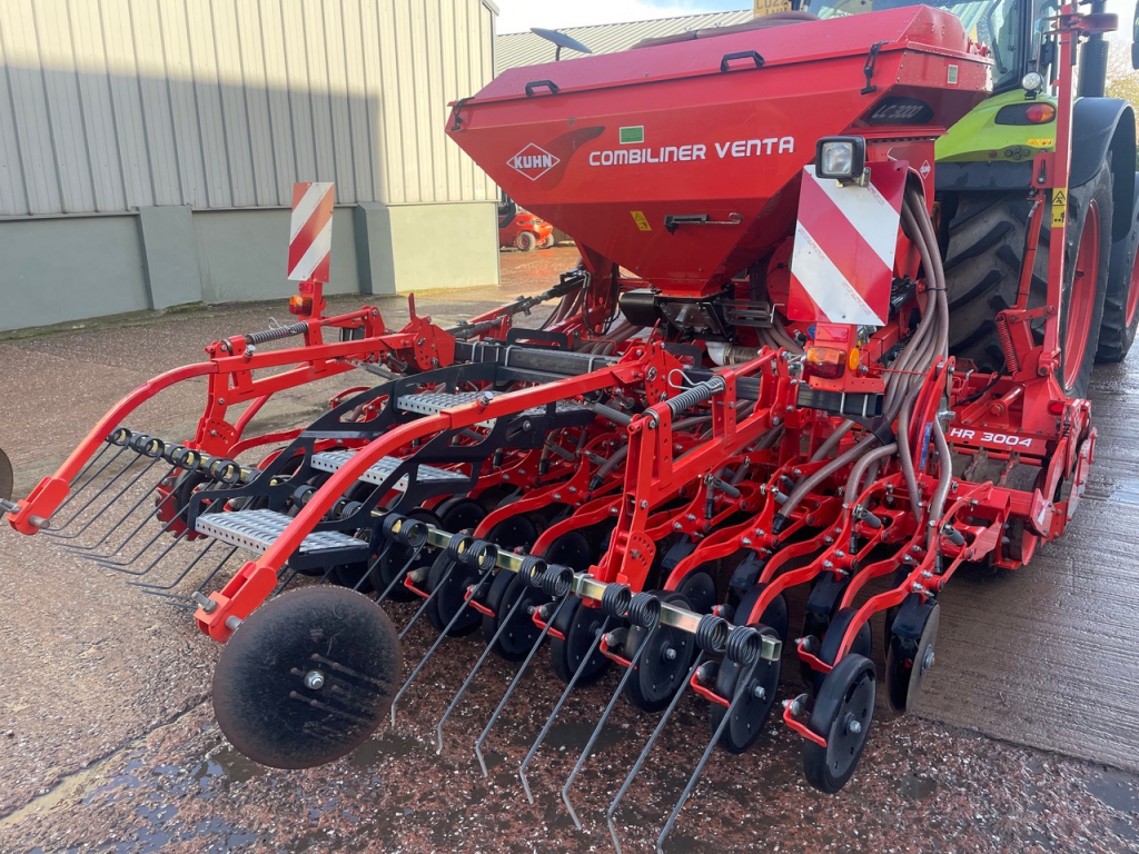 Kuhn 3 Metre power harrow combination drill