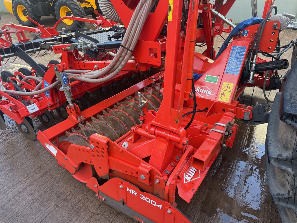 Kuhn 3 Metre power harrow combination drill