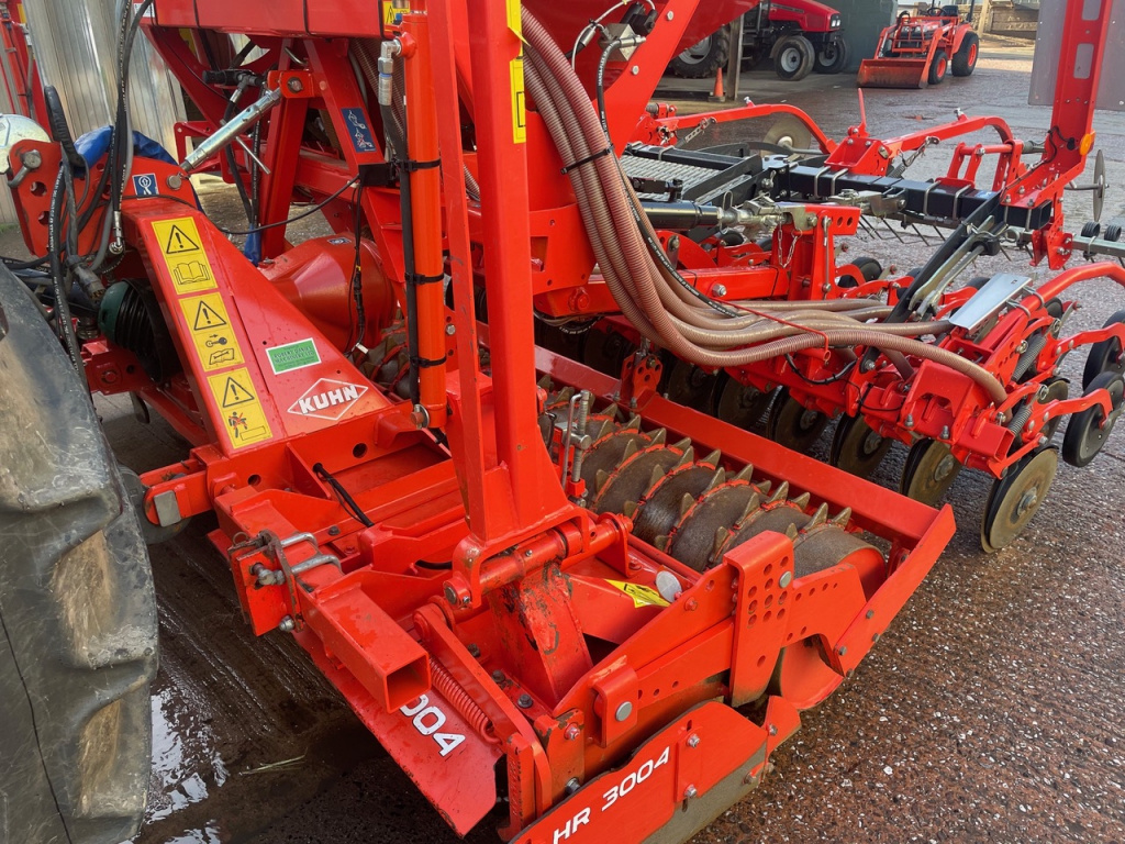 Kuhn 3 Metre power harrow combination drill