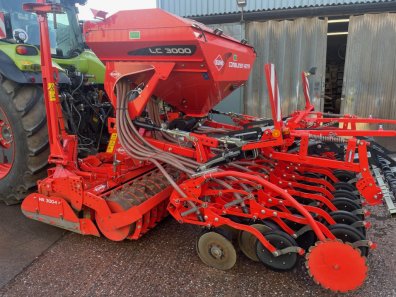 Kuhn 3 Metre power harrow combination drill