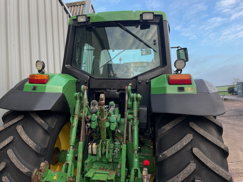 John Deere 6900