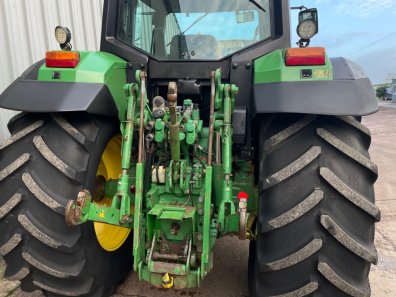 John Deere 6900