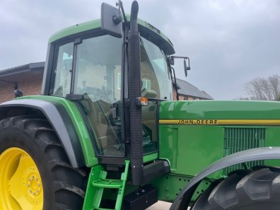 John Deere 6900