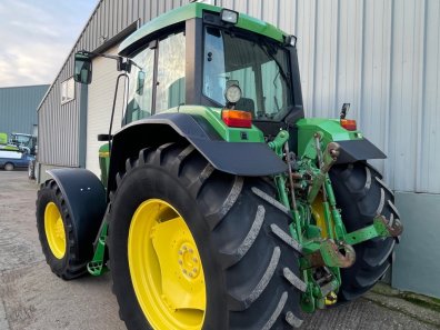 John Deere 6900