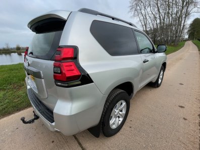 Toyota Land Cruiser Commercial 2.8 diesel
