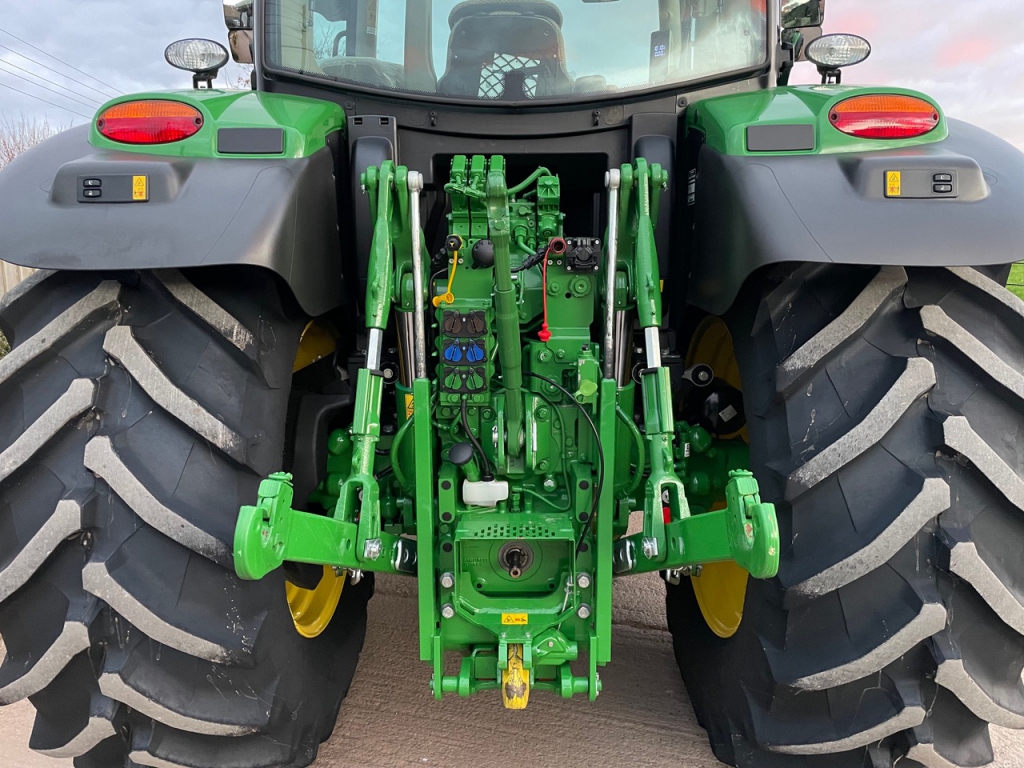 John Deere 6R 145