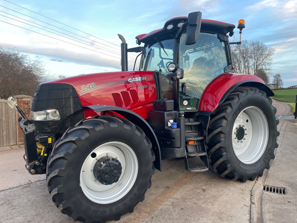 Case CVX 240