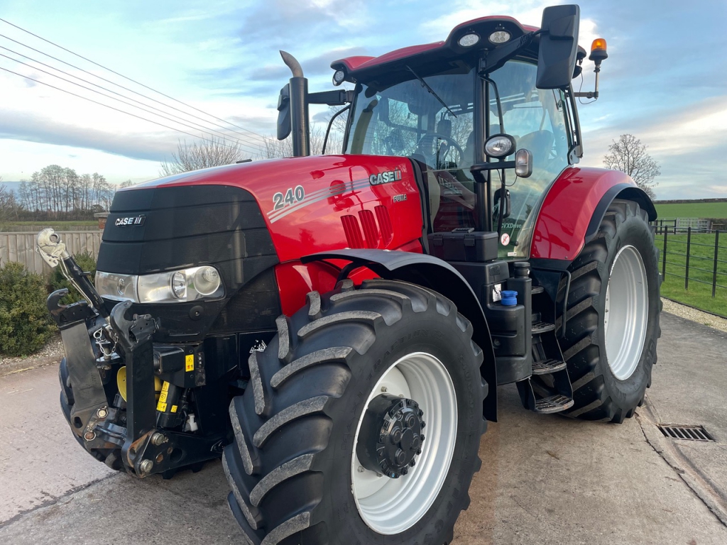Case CVX 240