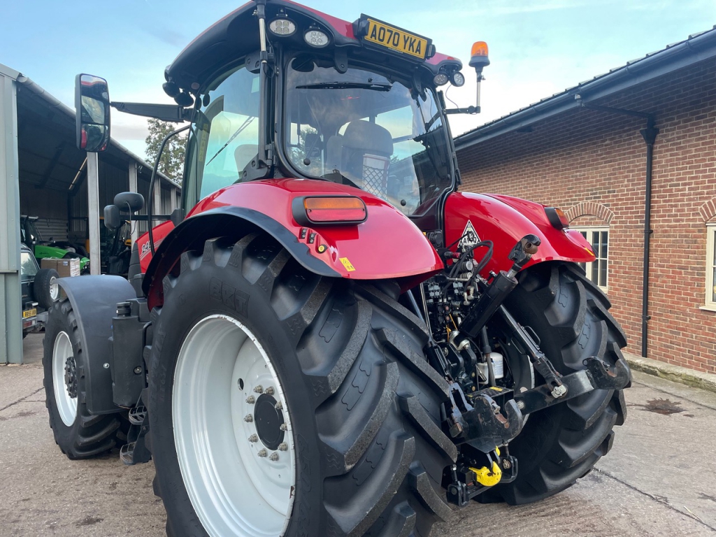 Case CVX 240