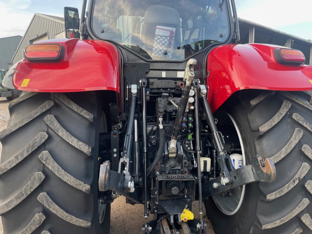 Case CVX 220