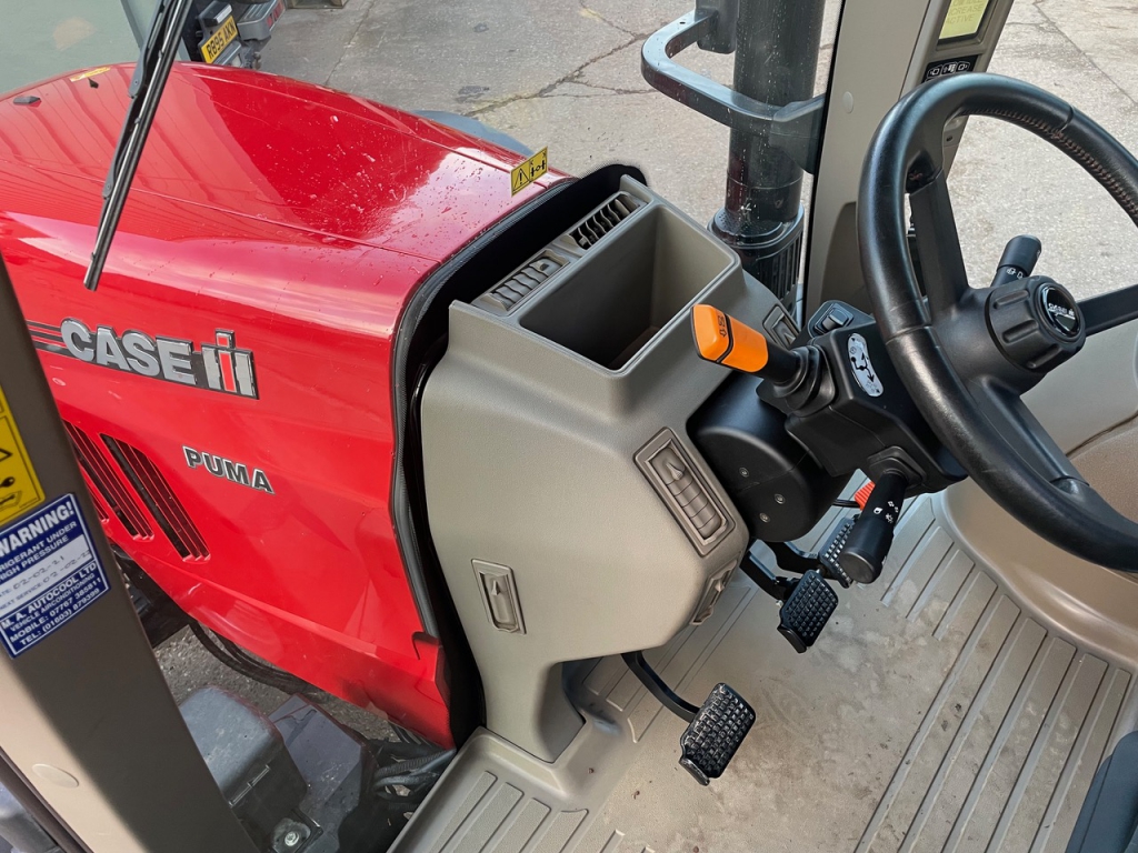 Case CVX 220