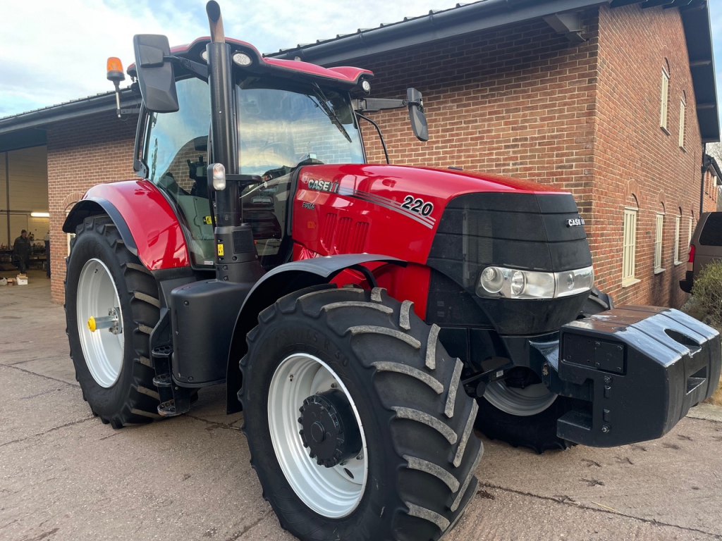 Case CVX 220