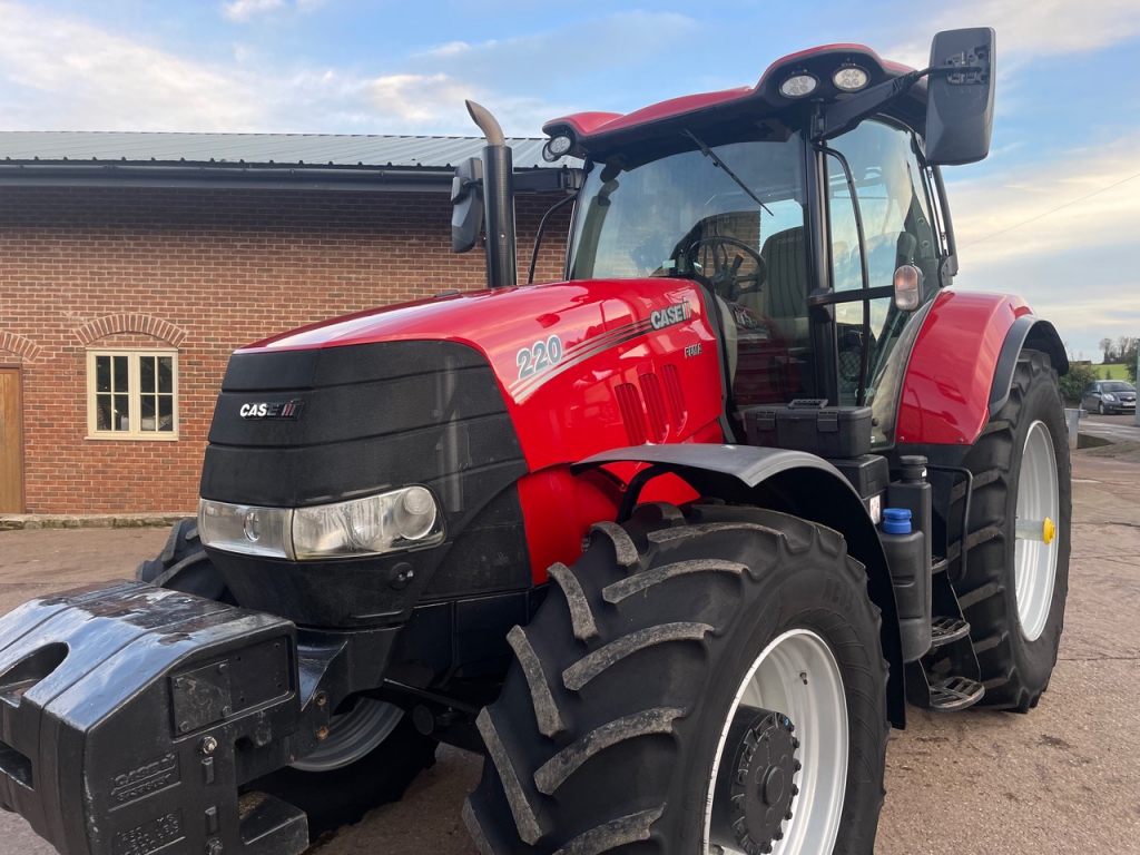 Case CVX 220