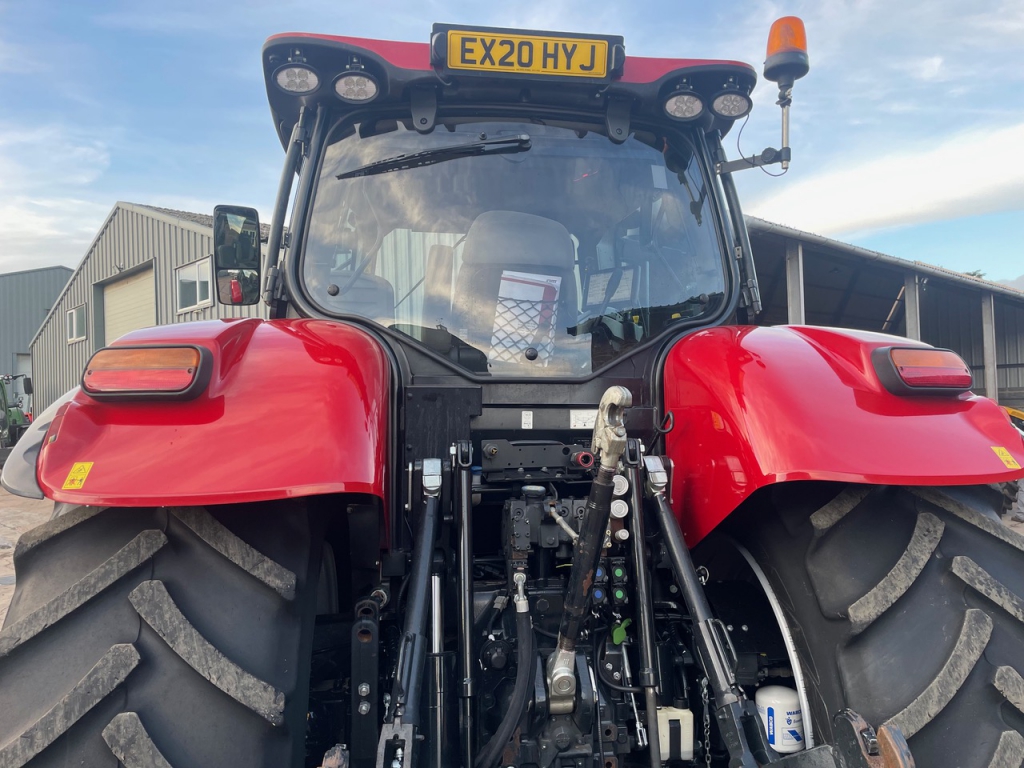 Case CVX 220