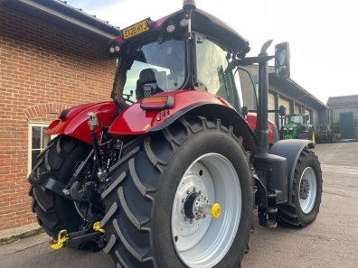 Case CVX 220