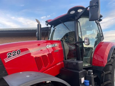 Case CVX 220