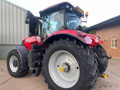Case CVX 220