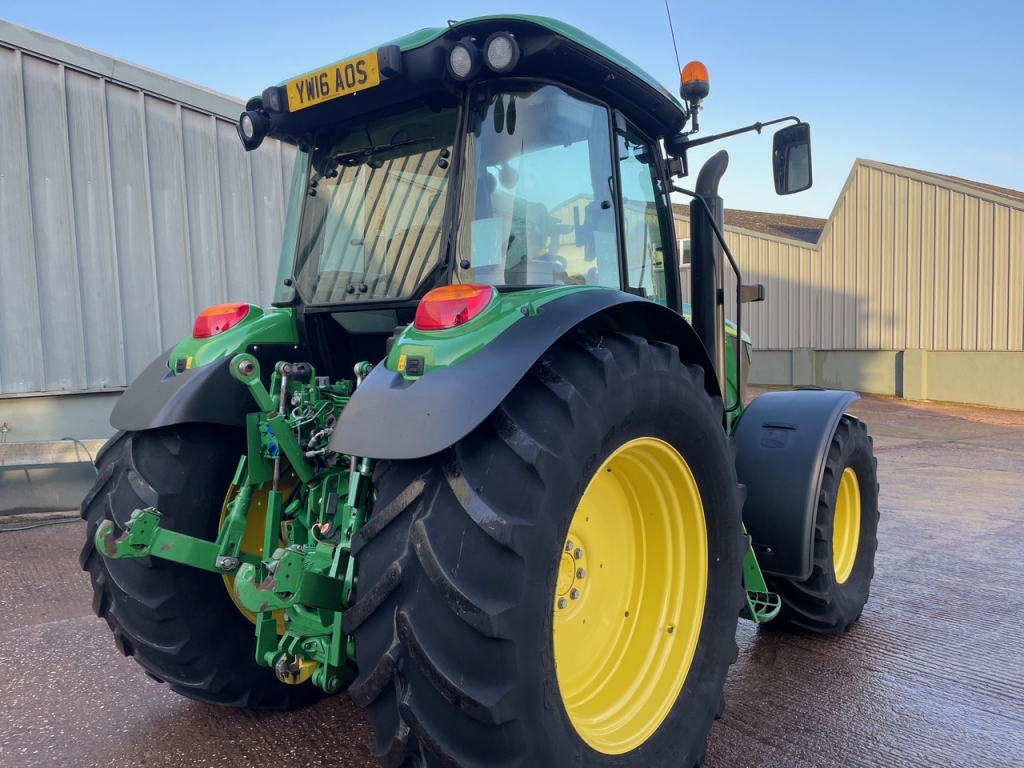 John Deere 6110MC