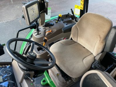 John Deere 6110MC
