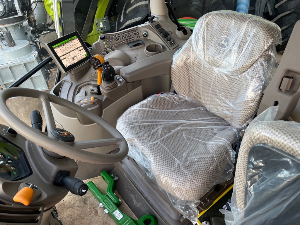 John Deere 6155R
